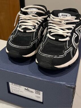 Dior B30 Black and White 
Size: Men EU 43/ US 10